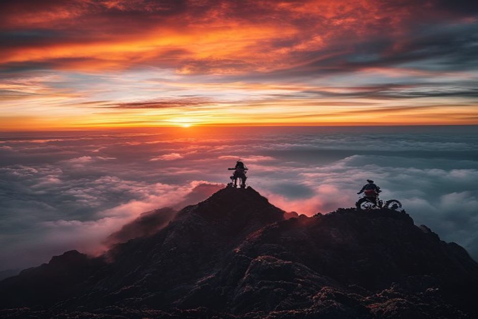 Il Teide proietta un'ombra triangolare che raggiunge La Gomera. Ecco cosa si vede davvero al tramonto.